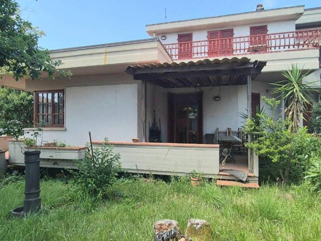 Villa Indipendente in vendita a Montale Alto, Montale