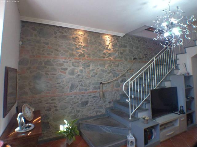 Villa Indipendente in vendita a Montale Alto, Montale