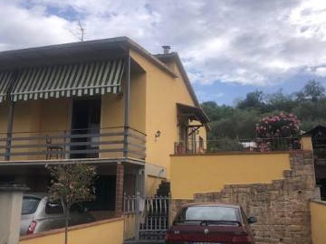 Villa Indipendente in vendita a Montale, Pistoia