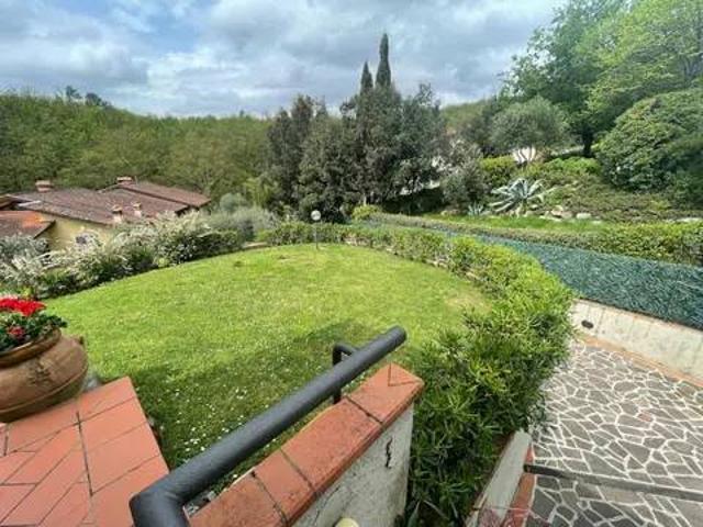 Villa Indipendente in vendita a Montale Alto, Montale