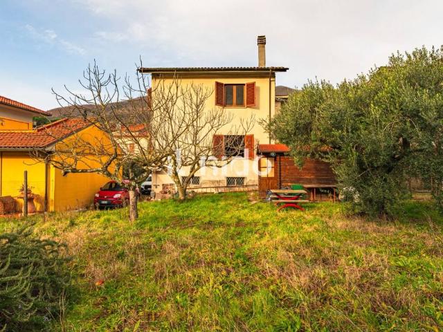 Villa Indipendente in vendita a Tobbiana, Montale