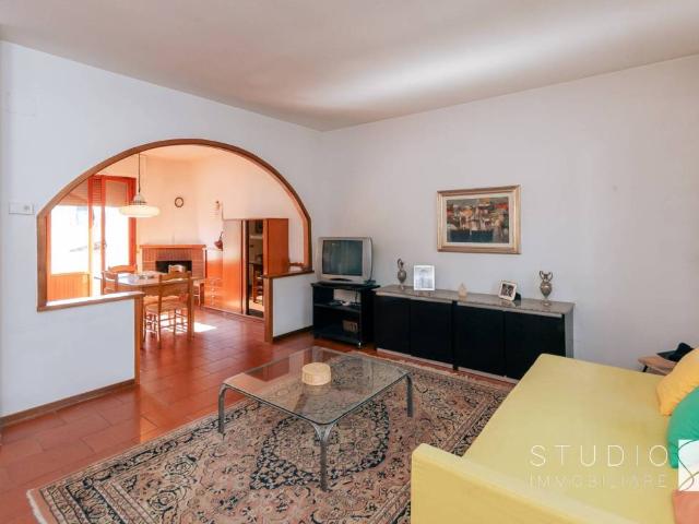 Villa Indipendente in vendita a Montale Alto, Montale