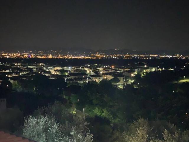 Villa Indipendente in vendita a Montale Alto, Montale