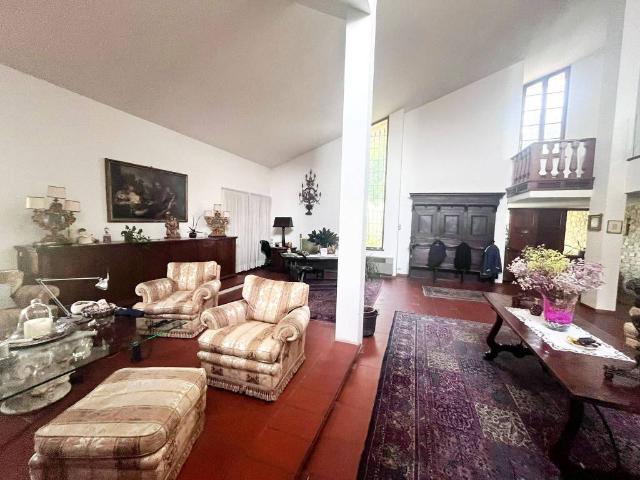 Villa Indipendente in vendita a Montale, Toscana