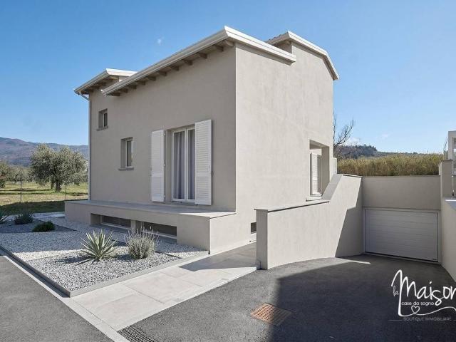 Villa Indipendente in vendita a Montale, Toscana