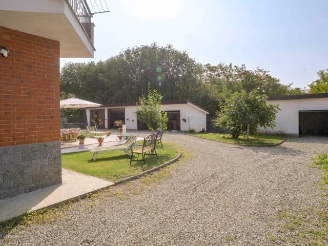 Villa Indipendente in vendita a Montalenghe, Torino