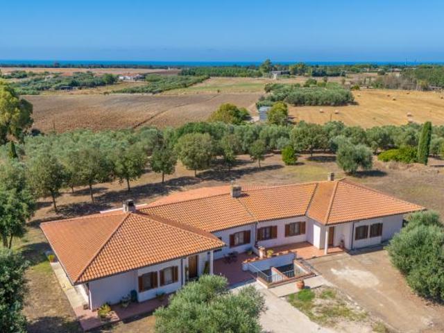 Villa Indipendente in vendita a Montalto Di Castro, Lazio