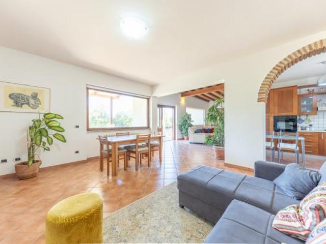 Villa Indipendente in vendita a Montalto Di Castro, Lazio