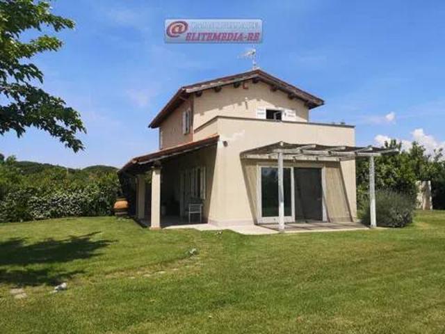Villa Indipendente in vendita a Montalto Di Castro, Lazio