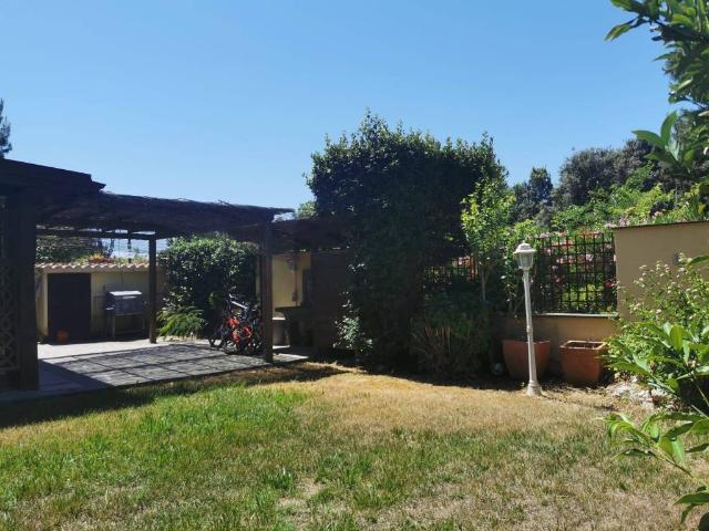 Villa Indipendente in vendita a Montalto Di Castro, Lazio