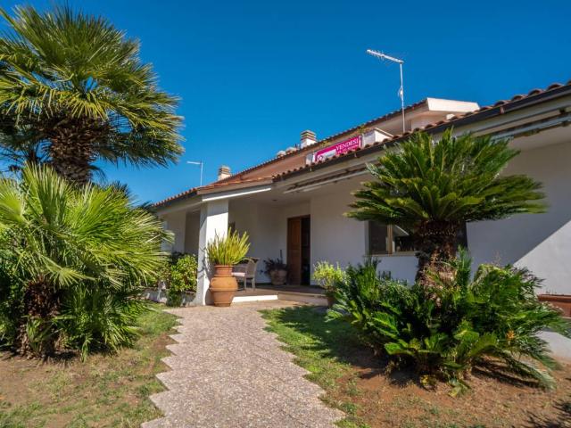 Villa Indipendente in vendita a Montalto Di Castro, Lazio