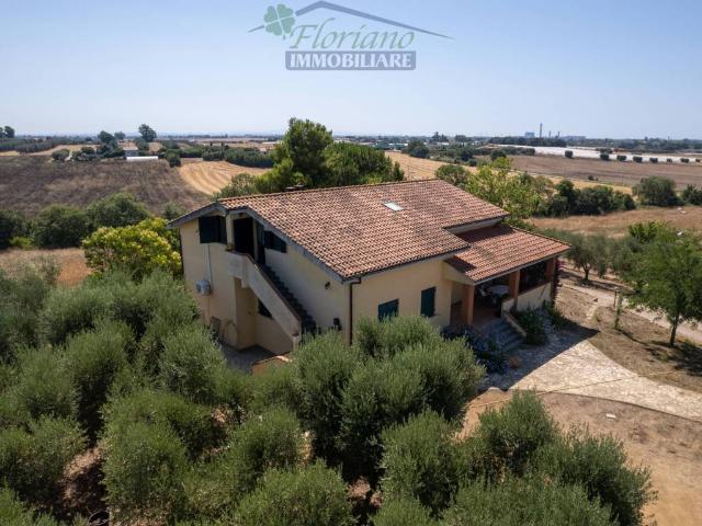 Villa Indipendente in vendita a Montalto Di Castro, Lazio
