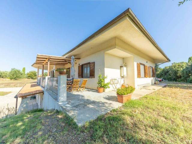 Villa Indipendente in vendita a Montalto Di Castro, Lazio