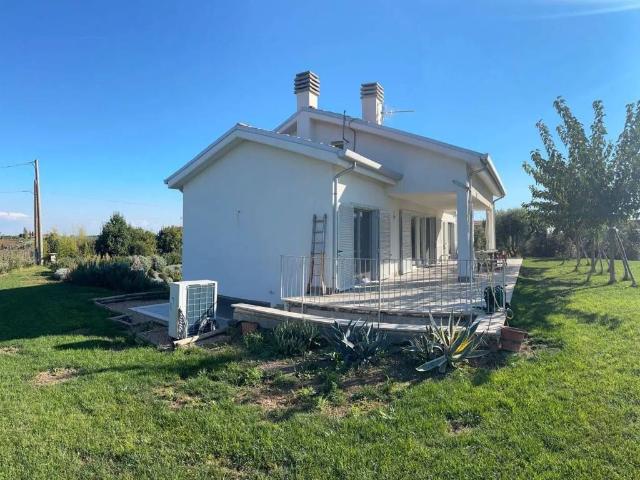Villa Indipendente in vendita a Montalto Di Castro, Lazio