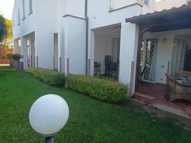 Villa Indipendente in vendita a Montalto Di Castro, Lazio