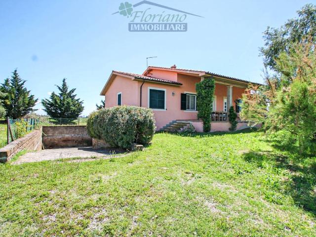 Villa Indipendente in vendita a Montalto Di Castro, Lazio