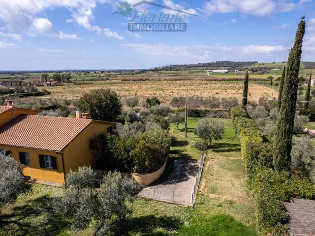 Villa Indipendente in vendita a Montalto Di Castro, Lazio