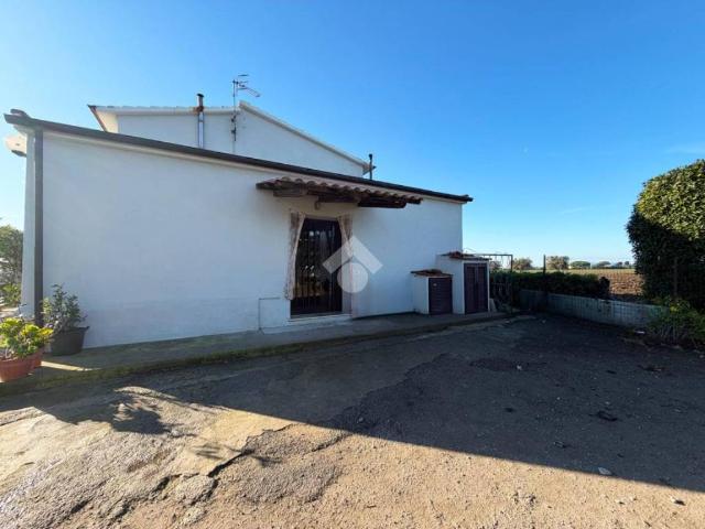 Villa Indipendente in vendita a Montalto Di Castro, Lazio