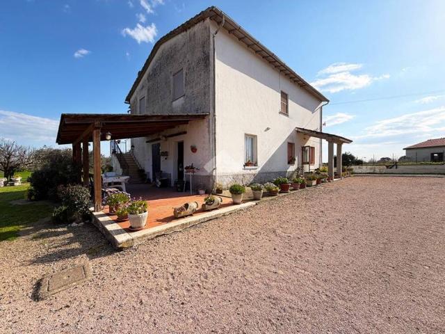 Villa Indipendente in vendita a Montalto Di Castro, Lazio