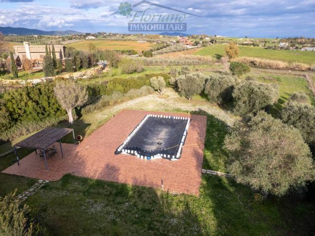 Villa Indipendente in vendita a Montalto Di Castro, Lazio