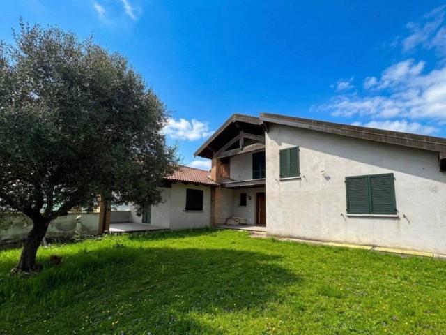 Villa Indipendente in vendita a Montalto Pavese, Lombardia