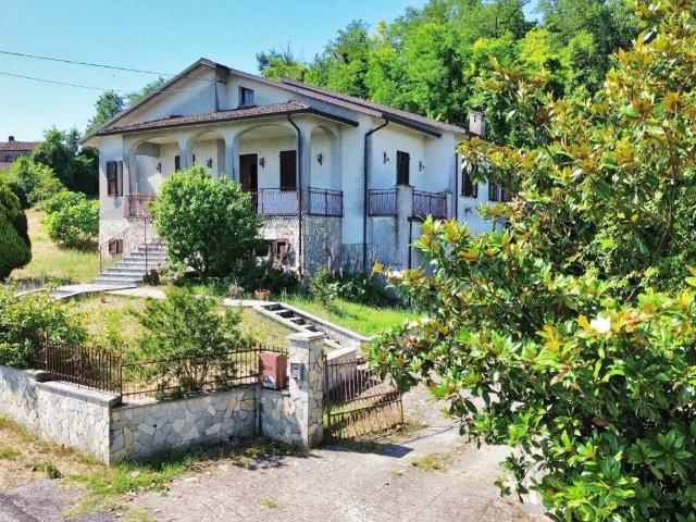 Villa Indipendente in vendita a Montalto Pavese, Lombardia