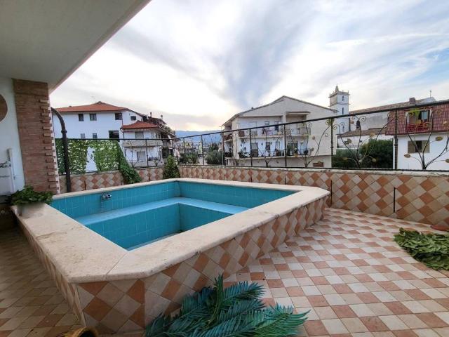 Villa Indipendente in vendita a Calabria, Cosenza