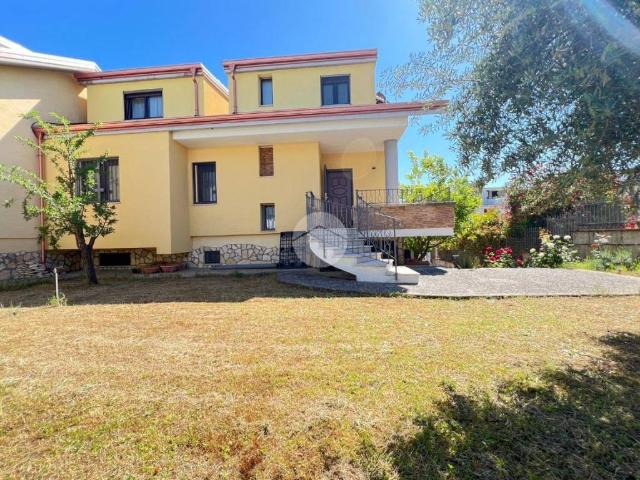 Villa Indipendente in vendita a Calabria, Cosenza