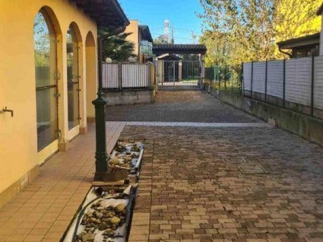 Villa Indipendente in vendita a Montanaso Lombardo, Lombardia