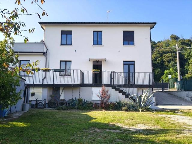 Villa Indipendente in vendita a Montano Lucino, Lombardia