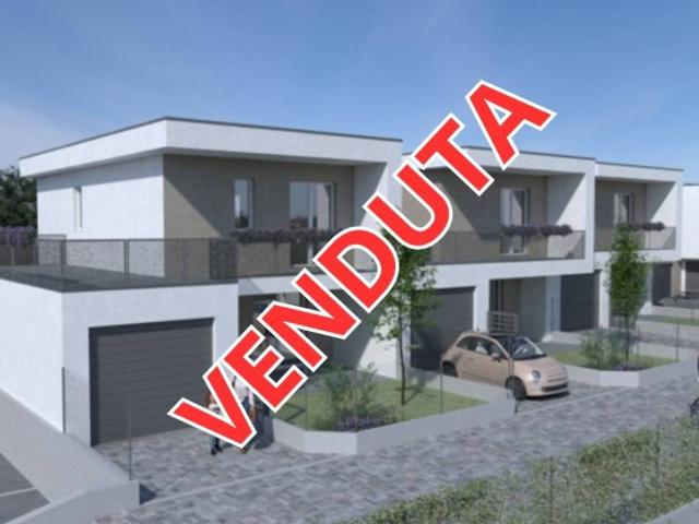 Villa Indipendente in vendita a Lucino, Montano Lucino