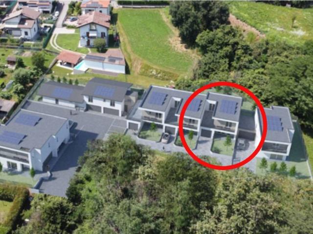 Villa Indipendente in vendita a Lucino, Montano Lucino