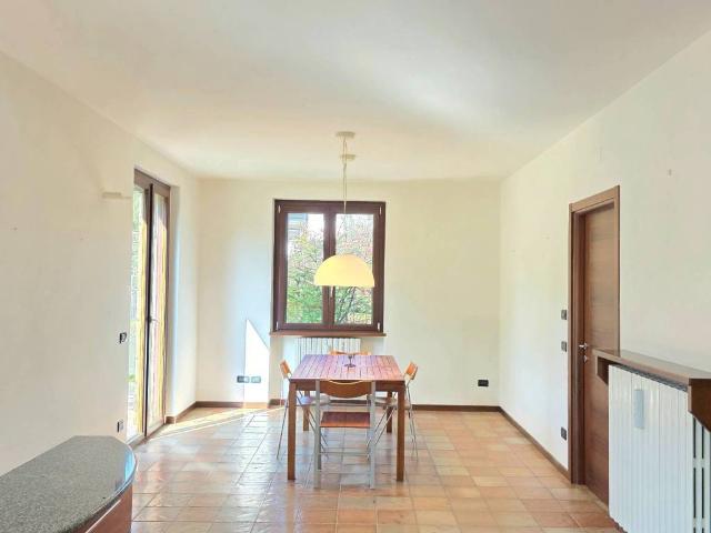 Villa Indipendente in vendita a Montano, Montano Lucino