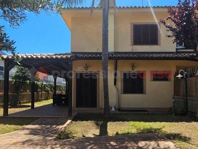 Villa Indipendente in vendita a Calabria, Catanzaro