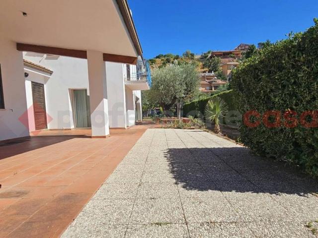Villa Indipendente in vendita a Calalunga-pietragrande, Montauro