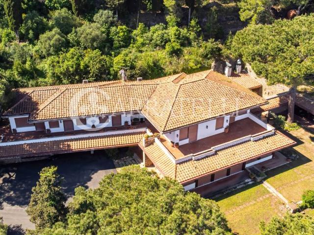 Villa Indipendente in vendita a Monte Argentario, Porto Santo Stefano