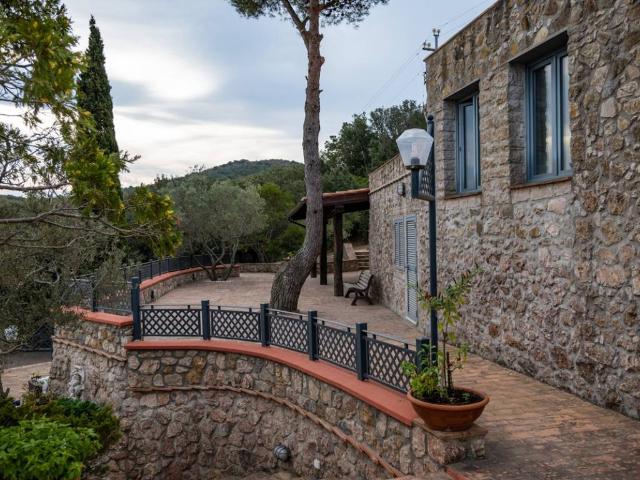 Villa Indipendente in vendita a Monte Argentario, Porto Santo Stefano