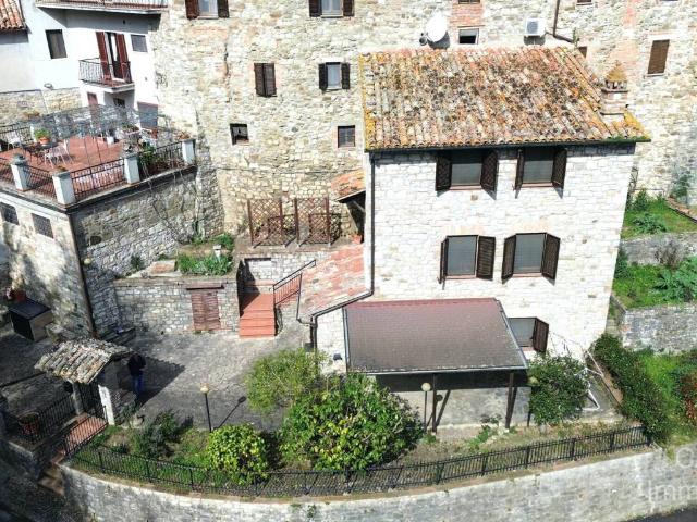 Villa Indipendente in vendita a Monte Castello di Vibio, Perugia