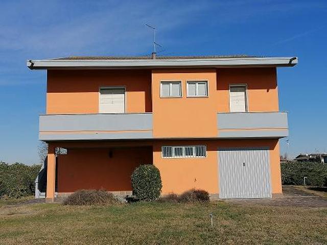 Villa Indipendente in vendita a Monte Cremasco, Lombardia