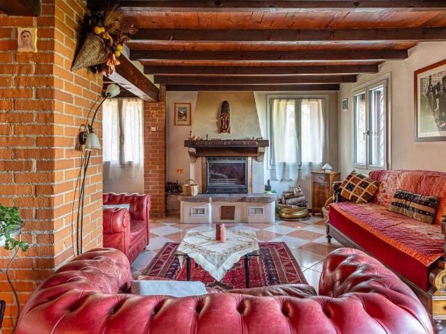 Villa Indipendente in vendita a Monte Di Malo, Veneto