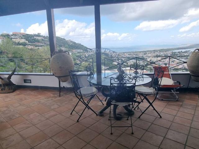 Villa Indipendente in vendita a Monte Di Procida, Campania