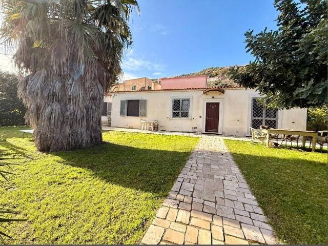 Villa Indipendente in vendita a Monte Di Procida, Campania