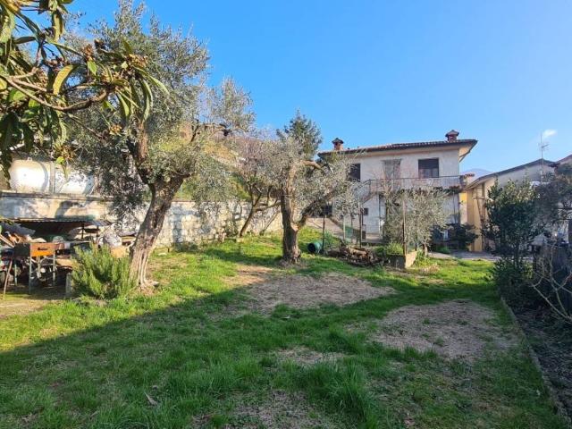 Villa Indipendente in vendita a Comunità montana del Sebino bresciano, Monte Isola