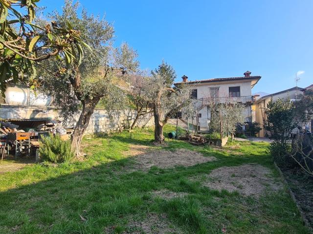 Villa Indipendente in vendita a Comunità montana del Sebino bresciano, Monte Isola