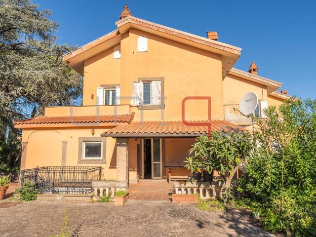 Villa Indipendente in vendita a Roma Capitale, Lazio