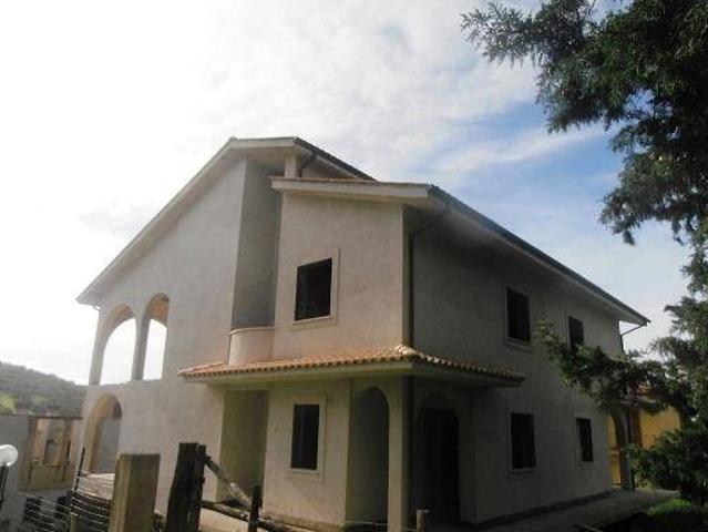 Villa Indipendente in vendita a Monte Romano, Lazio