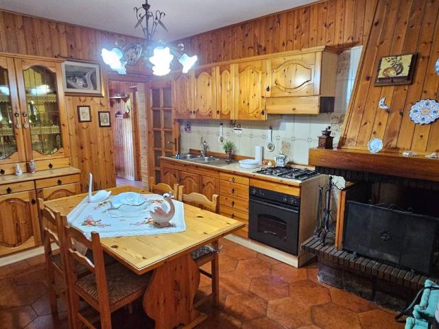 Villa Indipendente in vendita a Marche, Macerata