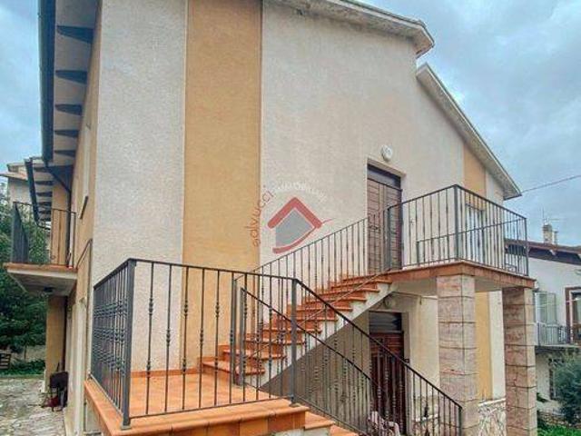 Villa Indipendente in vendita a Marche, Macerata
