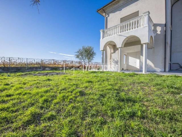 Villa Indipendente in vendita a Contrada Campiglia, Marche