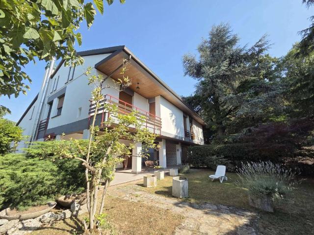 Villa Indipendente in vendita a Unione dei comuni Valli del Reno, Lavino e Samoggia, Monte San Pietro